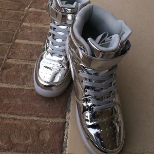 Men’s Silver Hightop Sneakers sz 44